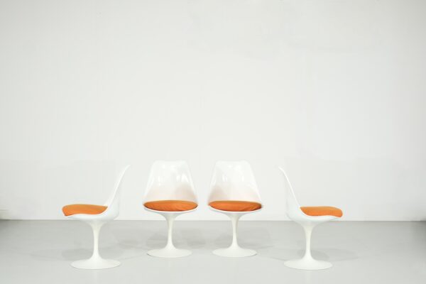 Serie de 4 chaises "Tulipe" par Eero Saarinen pour Knoll International - 1960s