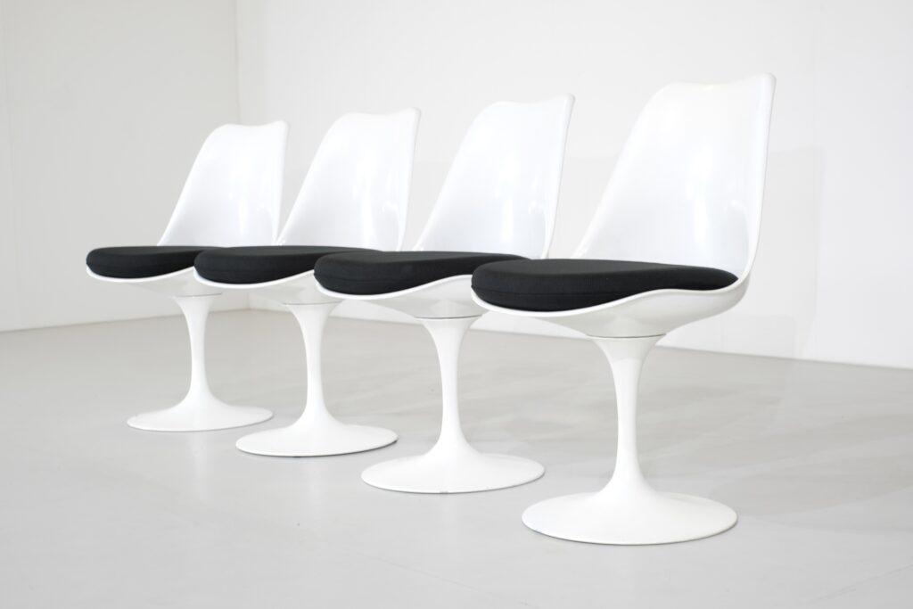 Série de 4 chaises Tulip pivotantes par Eero Saarinen pour Knoll - 1960s