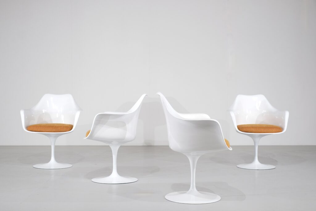 Série de 4 fauteuils fauteuils " Tulip" par Eero Saarinen pour Knoll International- 1960s