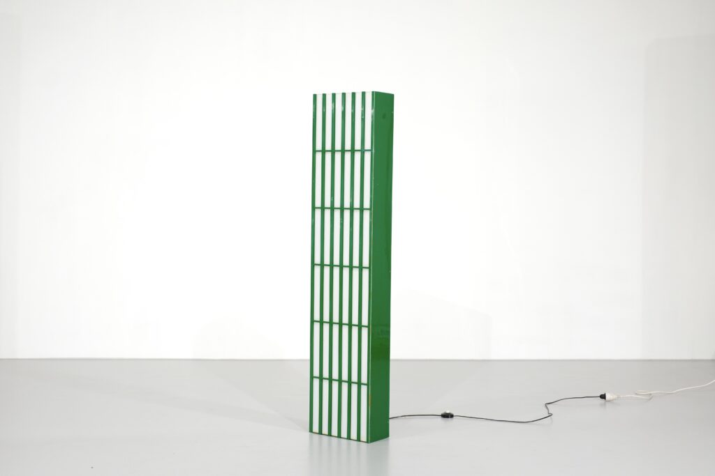 Lampadaire  rectangulaire en plexiglas vert et blanc, Italie - 1970s