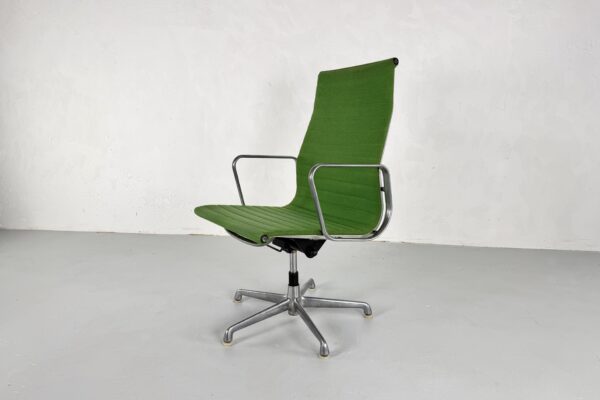 Chaise de bureau par Charles et Ray Eames pour ICF - 1960s