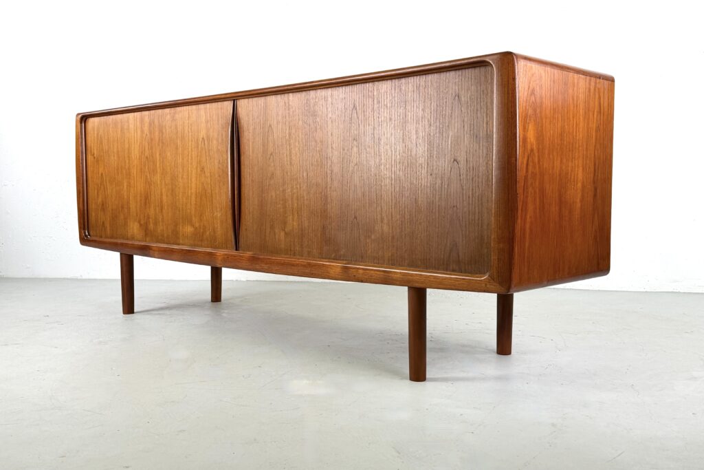 Enfilade en teck Teck dans le style de l'oeuvre de Bernhard Pedersen - 1950s