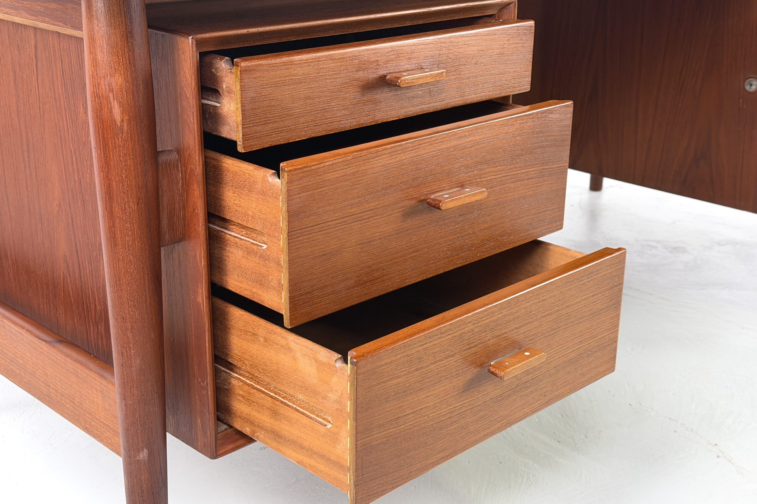 Bureau de direction modèle 207 par Arne Vodder pour Sibast - 1960s – Image 12