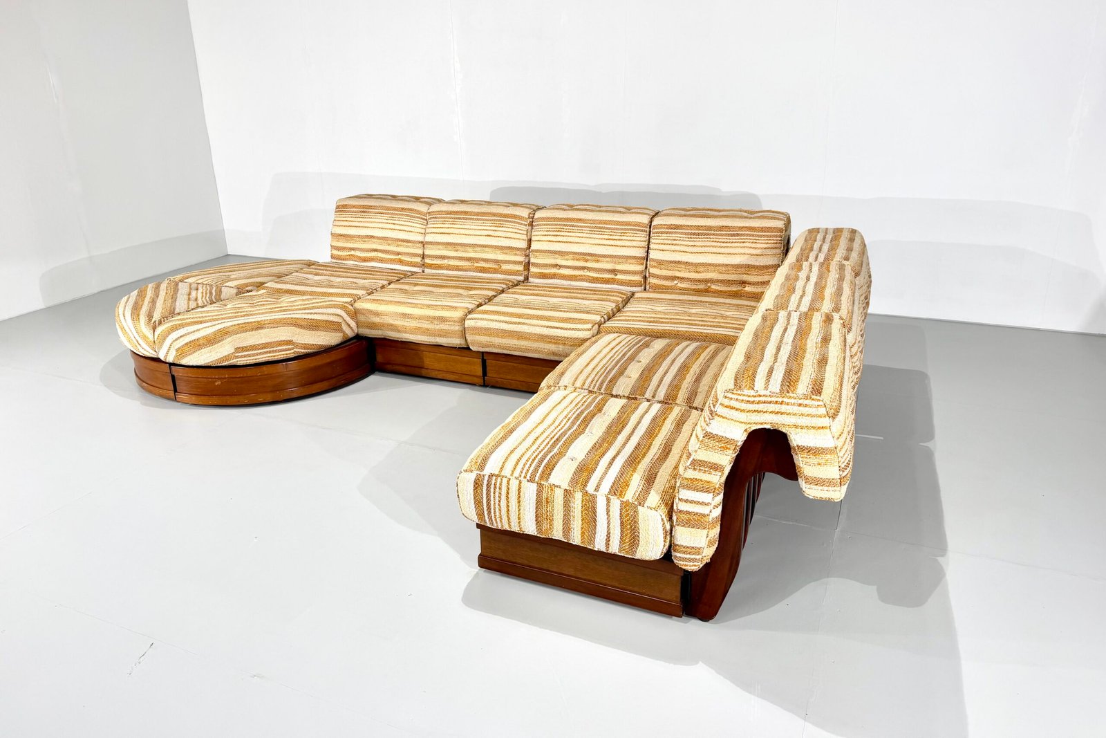 Canapé modulaire " Can Can" par Luciano Frigerio pour Frigerio Di Desio - 1960s – Image 9
