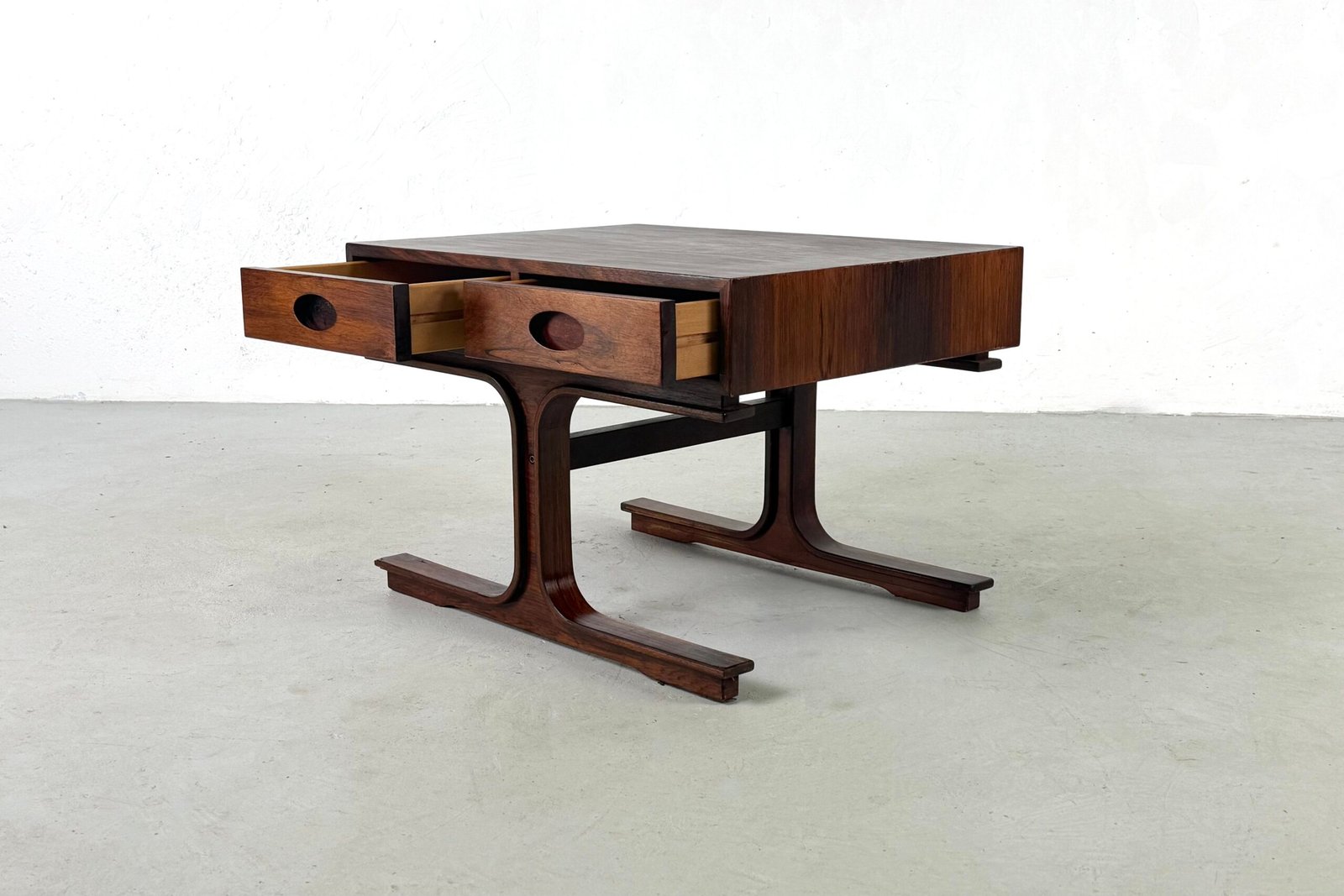 Table basse modele 554 par Gianfranco Frattini pour Bernini - 1960s – Image 4
